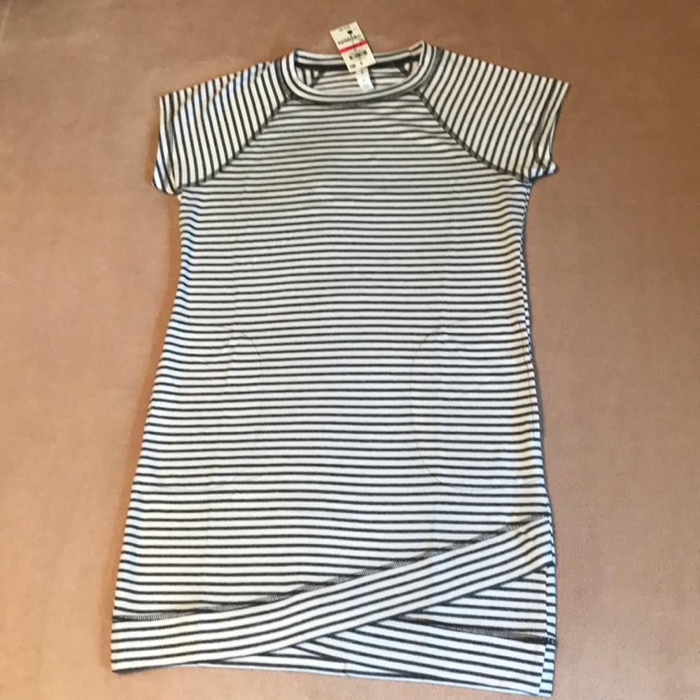 NWT ideology Harmony short sleeve tunic or dress with pockets! Size XS.